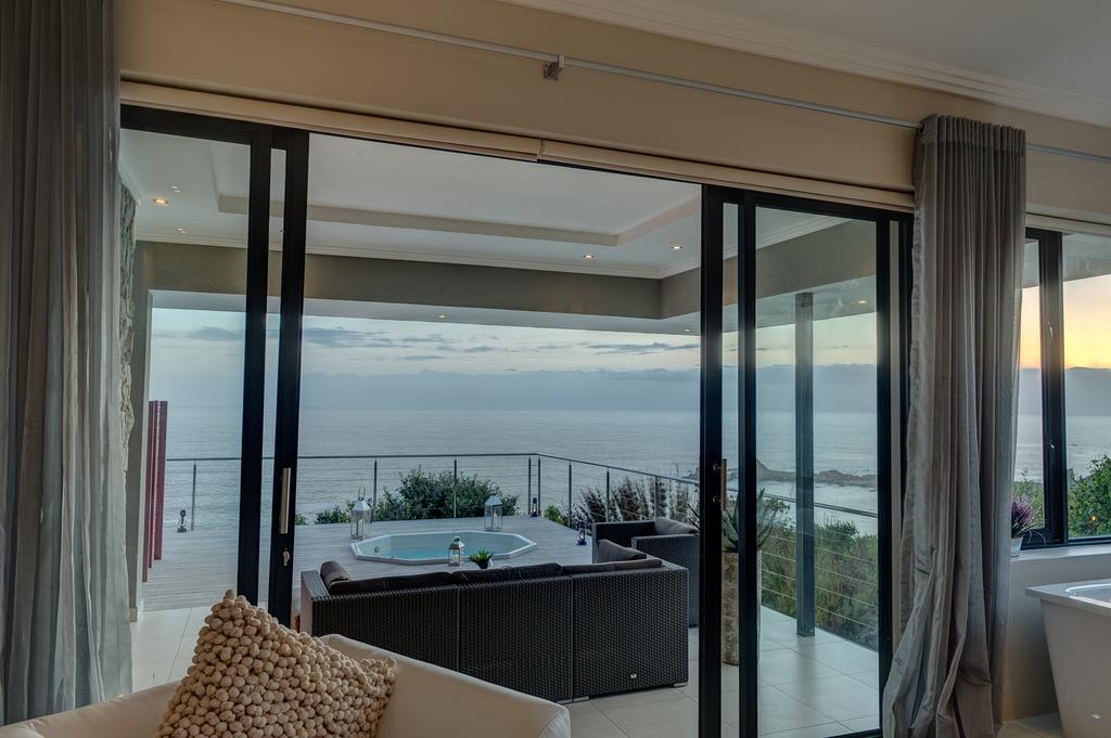 Retreat On Cliff Bed & Breakfast Knysna Exterior photo